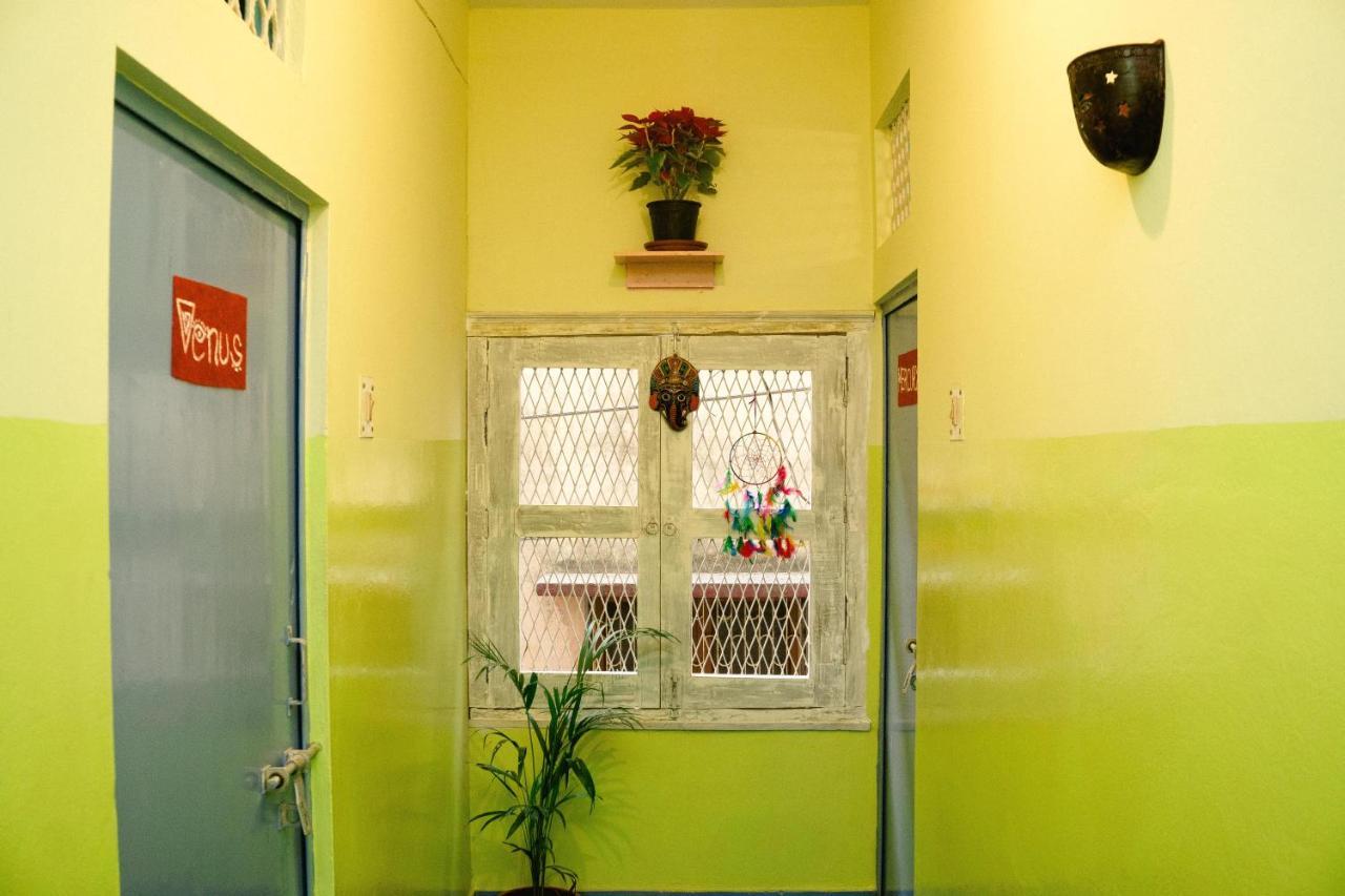 Good Vibes Hostel Benares Buitenkant foto